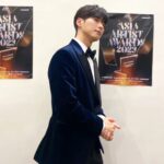 Ahn Dong-gu Instagram - AAA 멋진 공연장에서 멋진 시상식 좋아하는 가수분들 무대도 맘껏 즐기고 처음 받아보는 상까지 행복했습니다😊 감사합니다. Manila, Phillipines