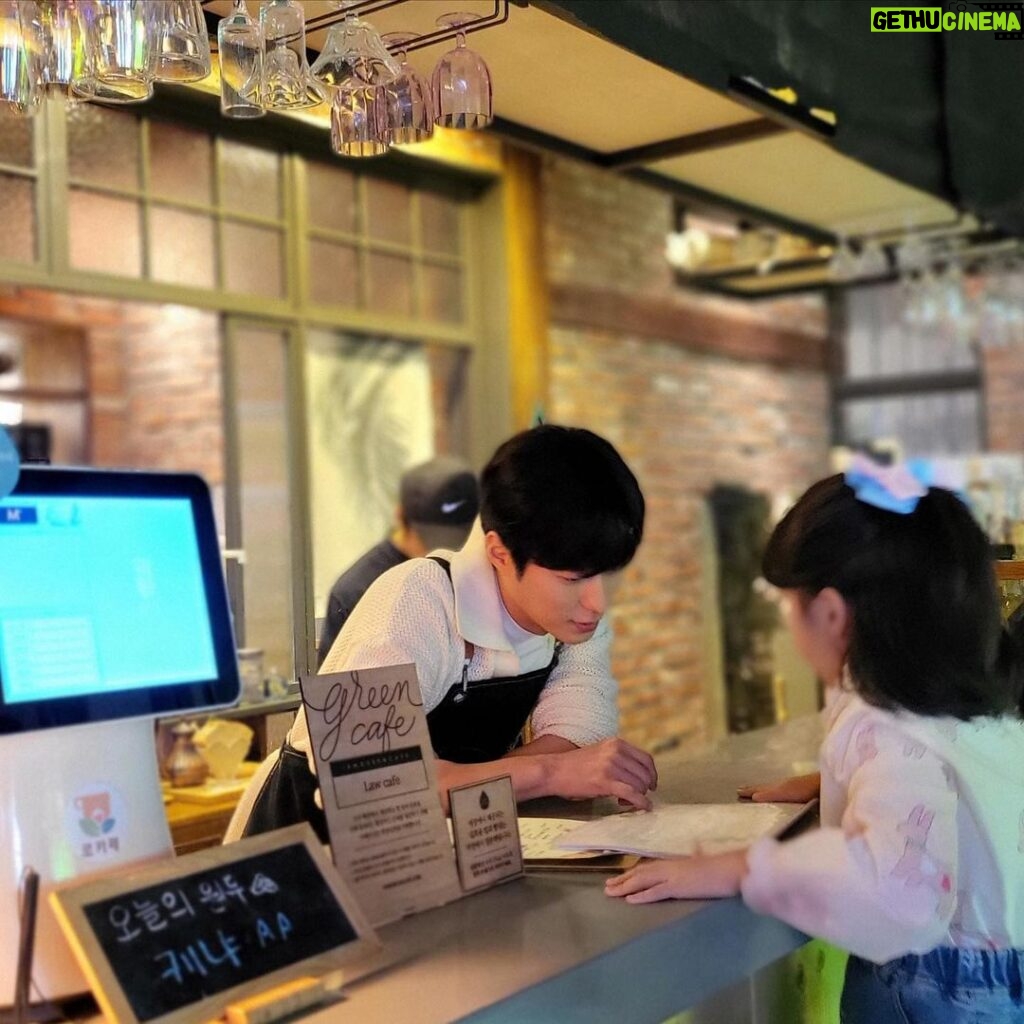 Ahn Dong-gu Instagram - 👋Law cafe
