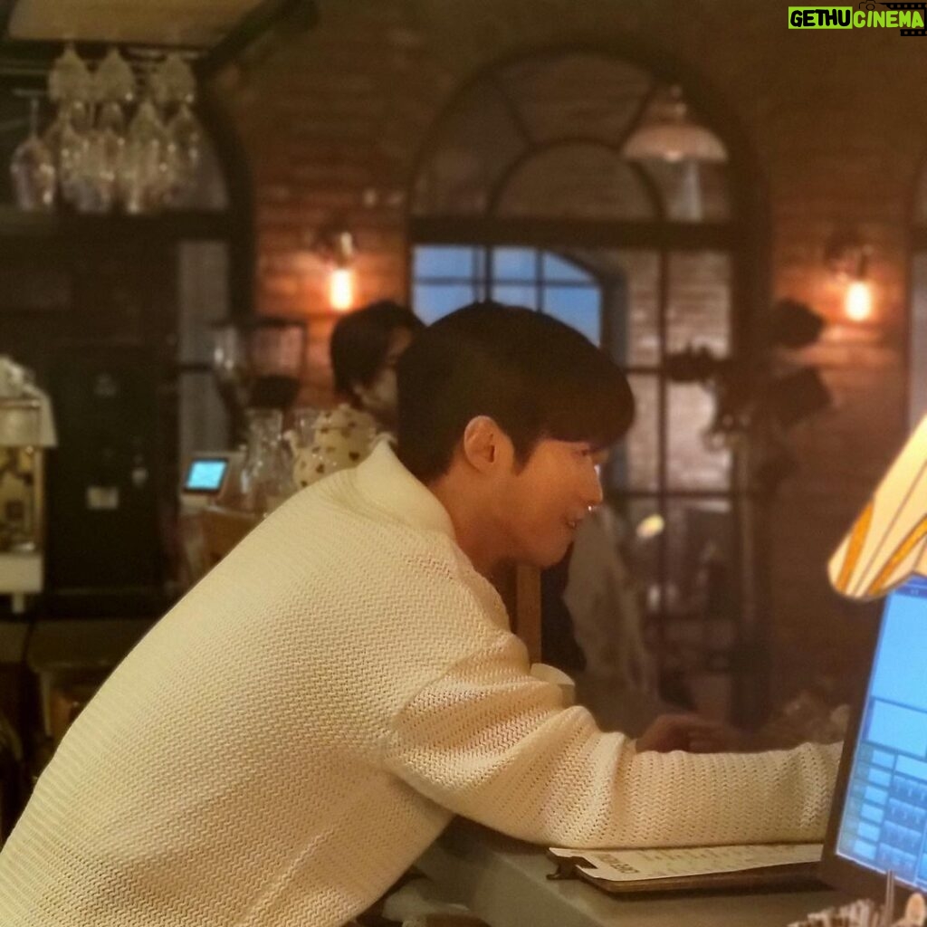Ahn Dong-gu Instagram - 👋Law cafe