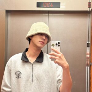 Ahn Hyo-seop Instagram - 여행 그리고 다시 한국🫠