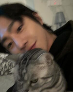 Ahn Hyo-seop Instagram - 한번만 바울아… merry christmas🧸