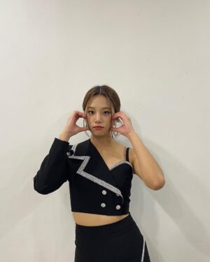 Ahn Sol-bin Instagram - #laboum #Kisskiss #comeback💋