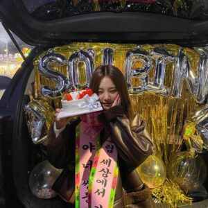 Ahn Sol-bin Instagram - 모두 고생하셨습니다! 현지를 만날 수 있어 행복했고, 코튼캔디를 만나서 더할 나위 없이 좋았습니다 ♥️ 아이돌 더 쿠데타!! 마지막까지 사랑해주시고 많관부!♥️