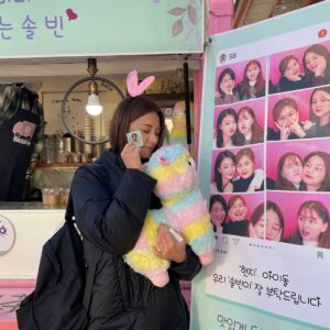 Ahn Sol-bin Instagram - 울 언니들..♥️ 진짜 최고 덕분에 에너지 완충 완료🔥 잘 마셨오 고마워💜