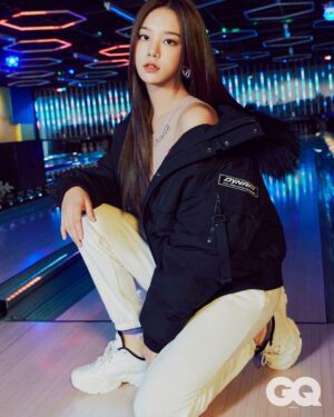 Ahn Sol-bin Instagram - 🎱 @dynafit_kr #dynafit #다이나핏패딩 #패딩 #겨울아우터 #GQKOREA #LABOUM #라붐 #솔빈