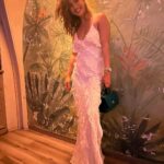 Aisha Sharma Instagram - Life isn’t perfect but your outfit can be 🤗 #nofilterneeded