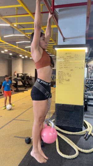 Aishwarya Krishnan Instagram - Working on the Pull game. 🙌

.
.
.
.
.
.
.
.

.
.
#reels #reelinstagram #reelitfeelit #personaltrainer #personaltraining #pullups #strength #strengthtraining #weightedpullups #womenfitness #kolkatafitness