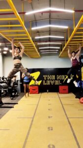 Aishwarya Krishnan Instagram - ✨90 feet Monkey Bar Race!! ✨ Watch @aishwarya.krish & @utshob.mitra battle it out in a race on completing the LONGEST MONKEY BAR IN THE CITY, only at ZEST - The Next Level 💪 Who will come out victorious in this face-off of the fittest ? 🤔 Watch the video to find out 😎