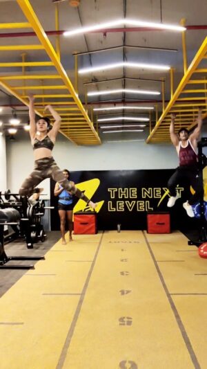 Aishwarya Krishnan Instagram - ✨90 feet Monkey Bar Race!! ✨
Watch  @aishwarya.krish & @utshob.mitra battle it out in a race on completing the LONGEST MONKEY BAR IN THE CITY, only at ZEST - The Next Level 💪

Who will come out victorious in this face-off of the fittest ? 🤔
Watch the video to find out 😎