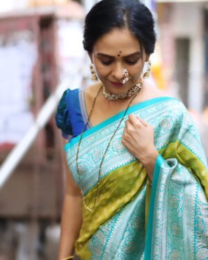 Aishwarya Narkar Instagram - ....

📸♥️@snehilcam_  thank you....

Jewellery..@ovees_art_jewellery
♥️♥️

#aishwaryanarkar #diwalipahat #dombivli #latepost#instagram #instafashion #maharashtrianjwellery