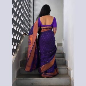 Aishwarya Narkar Instagram - ❤️❤️❤️

Thank you @manaskasar for capturing this beautifully 😘❤️

Shop my look @ Garcia Collections giving reference of this post and get 5% off on the Saree.*kalanjali  paithani*

*Running blouse*

*All over butta*

*Best  Quality soft silk material*
 

VRD33227521000062
#aishwaryanarkar #sareestyling #saree#traditional #maharashtrian #bluevibes #instafashion #instagram #instafamily