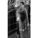 Aishwarya Narkar Instagram - ..... 📸❤️@sana_un_suna #aishwaryanarkar #monochromatic #sareestyling #sareelove #instafashion #instagram #fashion #styling #traditional