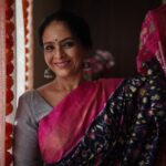 Aishwarya Narkar Instagram - A beautiful traditional weave from Telangana, Pochampalli Ikat. Aishwarya is looking just stunning in this saree. To view our entire collection of Pochampalli Ikat sarees, click on the link below https://sayalirajadhyakshasarees.com/collections/pochampalli-ikat-silk-saree ALL PRODUCTS ON 15% DISCOUNT TILL 15TH NOVEMBER Our Mumbai Exhibition 1st to 10th November 10am to 8pm Sayali Rajadhyaksha Studio 202, Kingston Tejpal Road Near VileParle east railway station, Mumbai For details please WhatsApp us on 9137808579. We ship worldwide. #sayalirajadhyakshasarees #vileparle #saree #sari #puresilk #silksaree #trendingreels #reelsinstagram #reelsofinstagram #reels #viralreels #handloom #sustainability #festivecollection #festivesaree #diwali #pochampalliikat #weddingsaree #handwoven #trending Mumbai, Maharashtra
