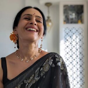 Aishwarya Narkar Instagram - ❤️

#aishwaryanarkar #blacksaree #traditional #jwellery #instafashion #instagram 

Jwellery @ovees_art_jewellery ❤️