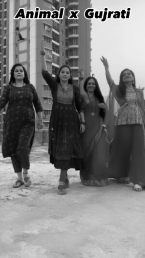 Aishwarya Narkar Instagram - PoV :  જ્યાં જ્યાં વસે ગુજરાતી, ત્યાં સદાકાળ ગુજરાત ❤️ (wherever gujrati lives , there’s always Gujrat)
.
.
.
.
#titeekshatawde #aishwaryanarkar #ektadangar #saatvyamulichisaatvimulgiofficial #zeemarathi #zee5 #comedyreels #reelsinstagram #garbareels #arjanvelly #reels