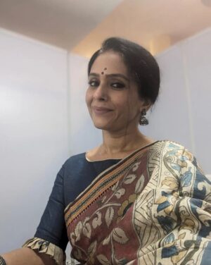 Aishwarya Narkar Instagram - Just a selfie thing....

#aishwaryanarkar #kalamkari #silverjwellery instafashion#instagram