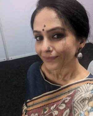 Aishwarya Narkar Instagram - Just a selfie thing....

#aishwaryanarkar #kalamkari #silverjwellery instafashion#instagram
