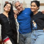Aishwarya Narkar Instagram - 💃🏻..!! Dancing cause We are happy..!! 🥰🥰 #réel #instareels #viralreels #animal #lordbobby #abrarentry #jamalukudu #marathiactors #blessed #blessedsoul #marathiactress #actress #aishwaryanarkar #avinashnarkar #ashwinikasar