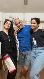 Aishwarya Narkar Instagram - 💃🏻..!! Dancing cause We are happy..!! 🥰🥰 #réel #instareels #viralreels #animal #lordbobby #abrarentry #jamalukudu #marathiactors #blessed #blessedsoul #marathiactress #actress #aishwaryanarkar #avinashnarkar #ashwinikasar