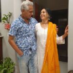 Aishwarya Narkar Instagram - 28yrs of togetherness ❣️🫰🥹 #aishwaryanarkar #avinashnarkar #couple #instagram #family