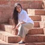 Aishwarya Narkar Instagram - 💝♥️ 📸♥️@ashayrtulalwar #aishwaryanarkar #whiteshirt#love #feel#fashion#instafashion #style#instagram