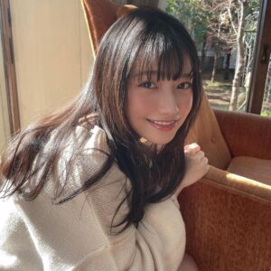 Akari Akase Instagram - 本日2/9発売の #BOMB さんにて掲載して頂いています❕

TSUTAYA、一部店舗では
限定で私が表紙になってます🤭✨

通常版と限定版(あかせ表紙版)に掲載して頂いているので是非GETして下さい🤍

#あかせあかり 
#表紙 
#苺 
#美味しかった 
#オーバーサイズ
#っていいよね