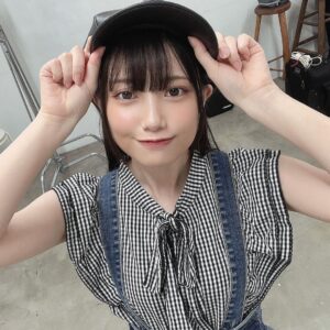 Akari Akase Instagram - 9/9発売の #fineboys さん10月号に掲載して頂いています🫢✨

今回は私服での撮影！愛用してる鞄と中身まで知れちゃいます🤍
実はノンスリーブは筋肉ゴリゴリな腕出ちゃうの怖くて懸念してたりしてたりしてました(最近はまだマシかな笑)

是非書店、通販にてGETして下さい！

#あかせあかり 
#掲載情報 
#私服 

𝙵𝙰𝚂𝙷𝙸𝙾𝙽👗♡
思い出したら書くます…