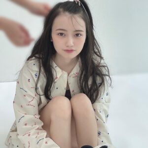 Akari Akase Instagram - 5/12(木)発売の『  #ar 』さんの6月号に掲載していいただいてます(  ๑•̀ω•́๑)✨

夏まっしぐらな麦わら×水着など全4体のコーディネートを着させて頂きました~✨これはパンダたんと戯れてるばぶばぶばぶばぶあかせです見納め下さい😃

そして普段とはまた違う女性誌ならではの他のカットもみられるので是非ゲットして下さい🙌🏻💞

#あかせあかり 
#雑誌 
#パンダぬいぐるみ 
#何故か 
#眠そう