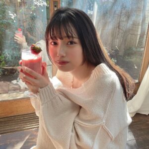 Akari Akase Instagram - 本日2/9発売の #BOMB さんにて掲載して頂いています❕

TSUTAYA、一部店舗では
限定で私が表紙になってます🤭✨

通常版と限定版(あかせ表紙版)に掲載して頂いているので是非GETして下さい🤍

#あかせあかり 
#表紙 
#苺 
#美味しかった 
#オーバーサイズ
#っていいよね