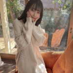 Akari Akase Instagram - 本日2/9発売の #BOMB さんにて掲載して頂いています❕ TSUTAYA、一部店舗では 限定で私が表紙になってます🤭✨ 通常版と限定版(あかせ表紙版)に掲載して頂いているので是非GETして下さい🤍 #あかせあかり #表紙 #苺 #美味しかった #オーバーサイズ #っていいよね