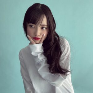 Akari Akase Instagram - アニメ「うる星やつら」と〈マンガート ビームス〉のコラボアイテムのモデルを担当させて頂きました~⚡️
どれも可愛いデザイン🥹

2/17(金)より発売しておりますので是非GETしてください💭✨

#あかせあかり 
#mangartbeams 
#BEAMS
#マンガートビームス 
#ビームス 
#うる星やつら 
#コラボ商品