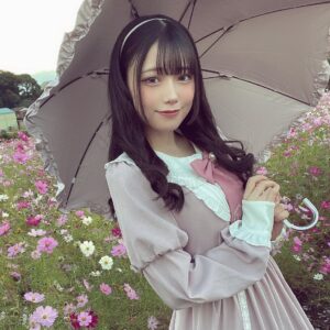 Akari Akase Instagram - 世界で1番お姫様👑？

#あかせあかり 
#コスモス畑 
#見てきた ✨

𝙵𝙰𝚂𝙷𝙸𝙾𝙽👗♡
ﾜﾝﾋﾟｰｽ.ﾌﾞﾛｰﾁ #amavel