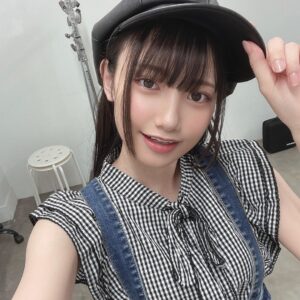 Akari Akase Instagram - 9/9発売の #fineboys さん10月号に掲載して頂いています🫢✨

今回は私服での撮影！愛用してる鞄と中身まで知れちゃいます🤍
実はノンスリーブは筋肉ゴリゴリな腕出ちゃうの怖くて懸念してたりしてたりしてました(最近はまだマシかな笑)

是非書店、通販にてGETして下さい！

#あかせあかり 
#掲載情報 
#私服 

𝙵𝙰𝚂𝙷𝙸𝙾𝙽👗♡
思い出したら書くます…