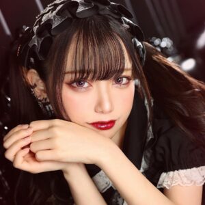 Akari Akase Instagram - 2枚目は最高のスマイル~(՞⸝⸝o̴̶̷̥᷅ ̫ o̴̶̷̥᷅⸝⸝՞)

頑張って投稿再開しようと思います💪🏻

 #温度差 😂
#久しぶりの投稿 
#ポートレート 
#自分ウケ #真っ黒 
#推しが尊い 

𝙵𝙰𝚂𝙷𝙸𝙾𝙽👗♡
ﾌﾞﾗｳｽ.ｽｶｰﾄ #secrethoney