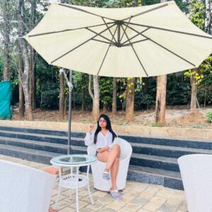 Akshita Bopaiah Instagram - Weekend vibes 🥂

#chikmanglur #vibes