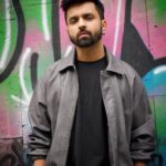 Akull Instagram - Husn Behisaab sa Hai Haseen Naqaab sa 🎭 . . Daffa Ho 🚨 #akull #akullonthebeat