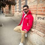 Akull Instagram - Teri gully 🛣️ humein na falli 🍑 . . #akull #akullonthebeat