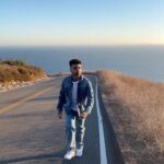 Akull Instagram - Hawa main pyaar karein 🪁❤️ . . #akull #akullonthebeat #udnelaga #imflyin #nofilter Malibu, California