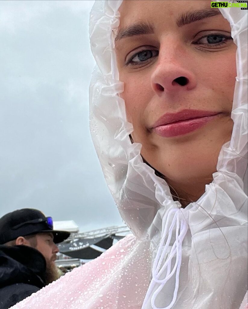 Alanis Desilets Instagram - LASSO recap ou bien les seules photos que j'ai pris (majoritairement une réponse à la question "T ou") 🌧🥱🤠😼