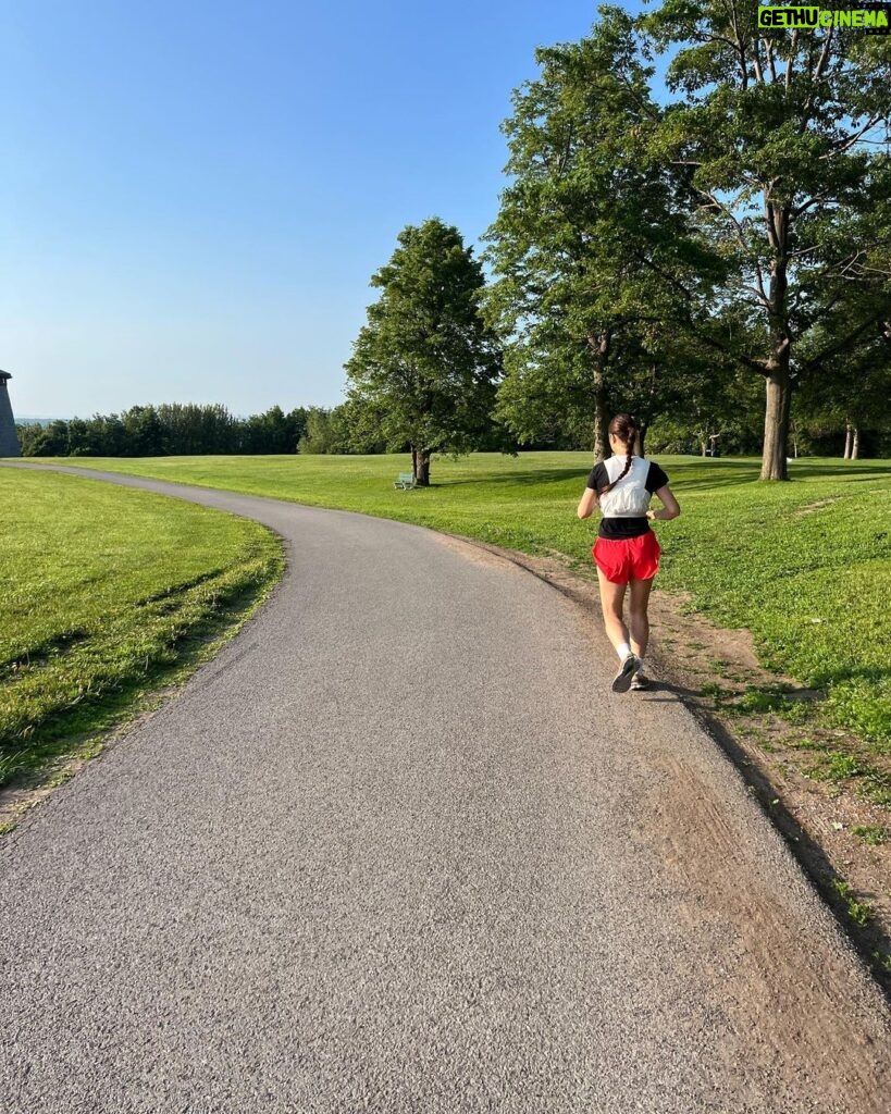 Alanis Desilets Instagram - Presqu'un DNF pour mon deuxième 10km, mais on l'a eu 🥵 Quebec, Quebec