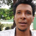 Aldri Anunciação Instagram - *CASAS SIMPLES E ANTIGAS* *Enquanto caminhava pelas ruas de Salvador, me deparei com essas casas simples e antigas, escondidas entre prédios modernos. Fiquei pensando em quantas histórias devem estar guardadas nesses corredores estreitos e janelas coloridas. *São construções que nos mostram como era a arquitetura e o modo de vida da nossa cidade décadas atrás. Será que é importante preservá-las como documentos históricos? Deixe sua opinião nos comentários! 💭🏠 #Salvador #ArquiteturaAntiga #PreservaçãoCultural #casasantigas #nossacidade #aldrianunciação #nossahistoria