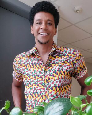 Aldri Anunciação Instagram - ✨🖤 Celebrando o mês da consciência negra com muito orgulho e estilo! 

*Hoje estou usando o look da Kekambas para esse mês tão importante de reflexão sobre nossa identidade. 

*Curtiram esse visual poderoso e cheio de significado? Vamos juntos celebrar e valorizar a nossa cultura e história! 🙌🏾✊🏾

 #MêsDaConsciênciaNegra #PoderNegro #Kekambas #CulturaNegra #Identidade #OrgulhoNegro #nofilter #melaninaacentuada #aldrianunciação