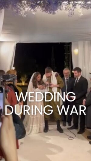 Aleeza Ben Shalom Instagram - Everyone getting together to celebrate love during time of war.

It is so important during these troubled times to...
Bring Jewish people together.
To help people build their homes.
If we don't get married...
and continue the Jewish people,
then what are we fighting for?
Mazal Tov to this beautiful couple and bringing light in these dark times.

Am Yisrael Chai