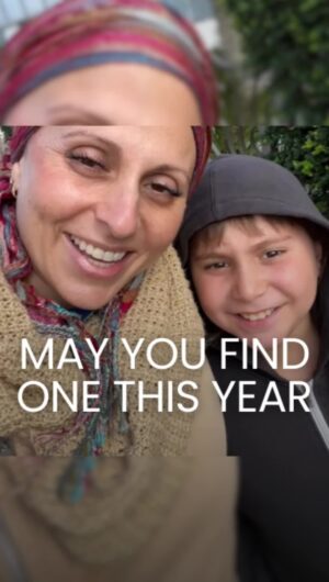Aleeza Ben Shalom Instagram - Sending blessings your way! May you find a husband/wife this year! 🌟💗
#Amen