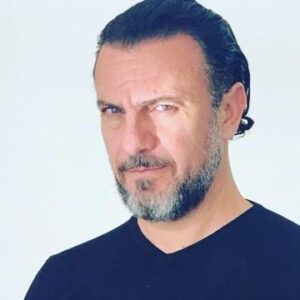 Alejandro Ávila Instagram - Try not to Become a Man of Success, but Rather Try to Become a Man of Value.

  Albert Einstein.