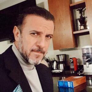 Alejandro Ávila Instagram - Como dicen:

Cada intento y cada fracaso, no necesariamente implica que estás mal.
Significa que te estas moviendo, que lo estás intentando y andas en busca de crecer. 

INTÉNTALO Y CRECE! 

#actor #life #happy #live