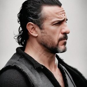 Alejandro Ávila Instagram - Que piensas? 

What's on your mind?

#photooftheday #actor