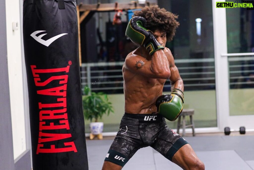 Alex Caceres Instagram - 18 Days until #ufcfightnight . . . . Call to Action/ Details of Class . . . . #Thehiddenlotus #zenjiujitsu #ZRMMA #ZenRonin #BJJ #UFC #fight #fitness #martialarts #fightschool #mmatraining #UFCfighter #fightlife #bjjmiami #mmamiami #kidsmartialarts #kidsbjj