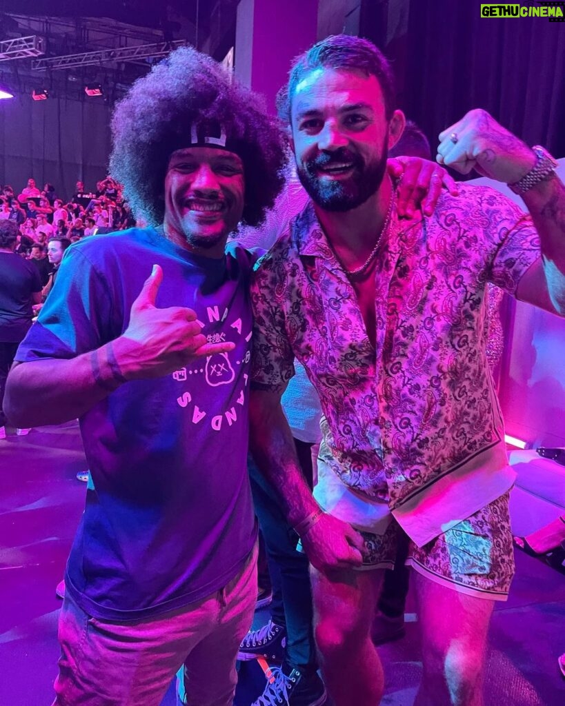 Alex Caceres Instagram - Had great time catching some fights at @karatecombat and got to see some friends and my coach form tuff #gsp don’t forget to checkout the link below. http://Wearkp.com