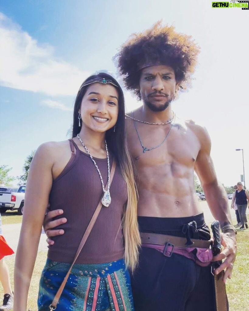 Alex Caceres Instagram - Sunday funday at the #Floridarenaissancefair with @yah_sweetheart